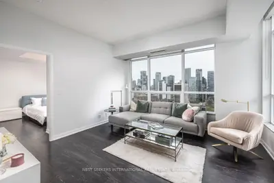 500 Sherbourne Street 2210, Toronto, On M4x 1l1