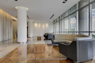 66 Forest Manor Road 206, Toronto, On M2j 0b7