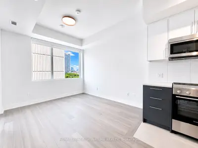 664 Spadina Avenue 404, Toronto, On M5s 2h8