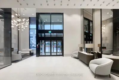 2020 Bathurst Street 222, Toronto, On M5p 0a6