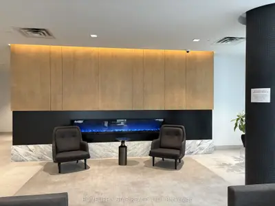 180 Fairview Mall Drive 212, Toronto, On M2j 4t1