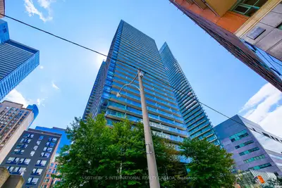 37 Grosvenor Street 2107, Toronto, On M4y 3g5