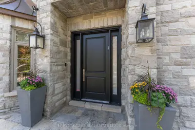 717 Woburn Avenue, Toronto, On M5m 1m2