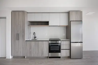 181 Sterling Road 1005, Toronto, On M6r 2b2