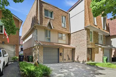 22 Snapdragon Drive, Toronto, On M2j 4x6