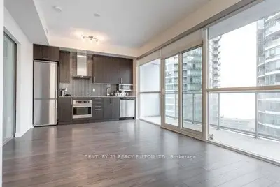 352 Front Street W 2105, Toronto, On M5v 1b5