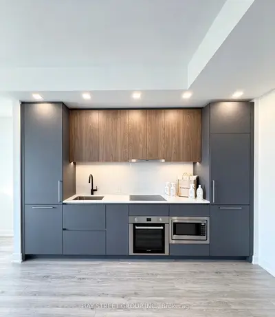609 Sherbourne Street 4608, Toronto, On M4x 0a4