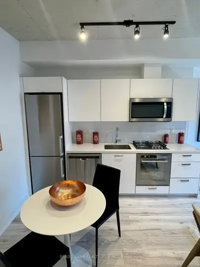 55 Ontario Street 411, Toronto, On M5a 0t8