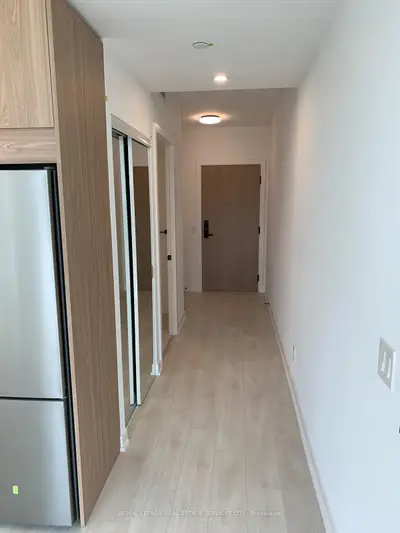 5 Defries Street 712, Toronto, On M5a 0w7