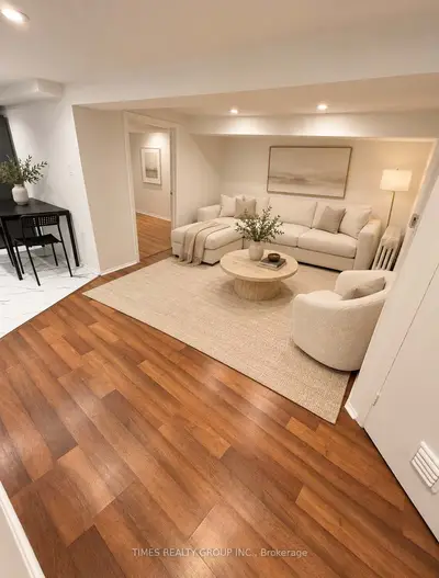 24 Coolmine Road Lower, Toronto, On M6j 3e9