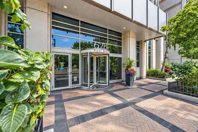 628 Fleet Street 2403, Toronto, On M5v 1a8