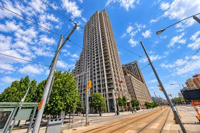 628 Fleet Street 2403, Toronto, On M5v 1a8