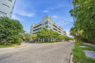 380 Macpherson Avenue 227, Toronto, On M4v 3e3