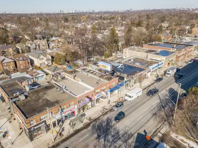 796-800 Eglinton Avenue E, Toronto, On M4g 2l1