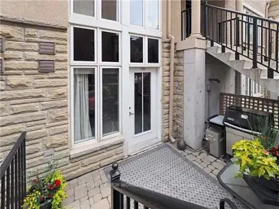 42 Western Battery Road 727, Toronto, On M6k 3p1