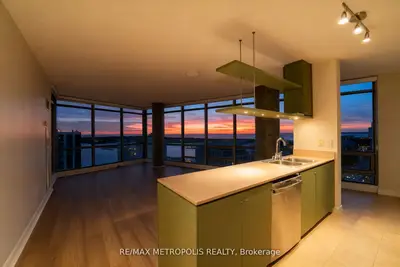 5 Mariner Terrace 2503, Toronto, On M5v 3v6