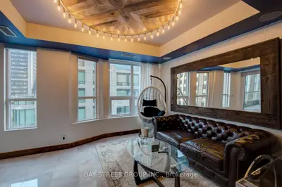 68 Yorkville Avenue 301, Toronto, On M5r 3v7