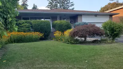 6 Restwell Crescent, Toronto, On M2k 2a2