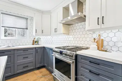 50 Denison Avenue, Toronto, On M5t 2m8