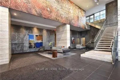 15 Iceboat Terrace 1505, Toronto, On M5v 4a5