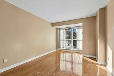 250 Wellington Street W 240, Toronto, On M5v 3p6