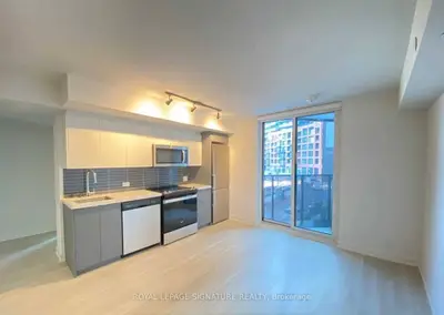 30 Tretti Way 204, Toronto, On M3h 0e3