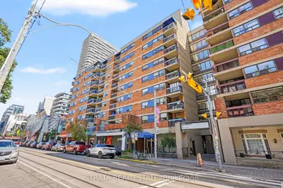 105 Mccaul Street 607, Toronto, On M5t 2x4