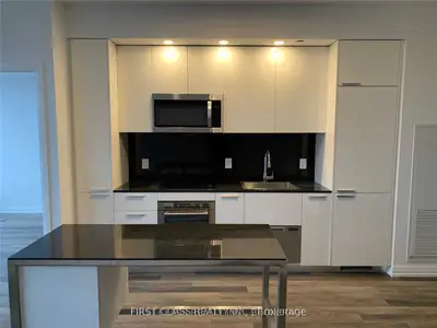 75 Canterbury Place 2715, Toronto, On M2n 2n1
