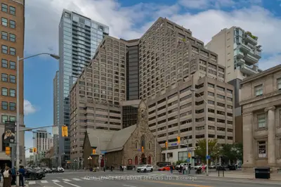 175 Cumberland Street 1111, Toronto, On M5r 3m9