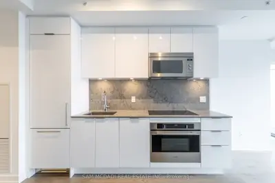 20 Lombard Street 3608, Toronto, On M5c 0a7