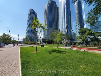 208 Queens Quay W 1207, Toronto, On M5j 2y5