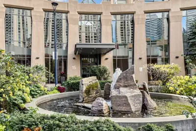 15 Northtown Way 220, Toronto, On M2n 7a2