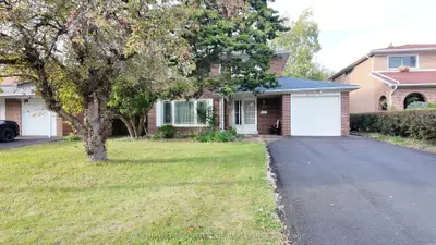 39 Waddington Crescent, Toronto, On M2j 2z9