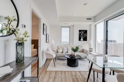 10 Oak Street 2403, Toronto, On M5a 0z1