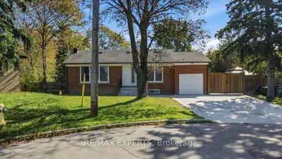 18 Robson Place, Toronto, On M2r 2y3