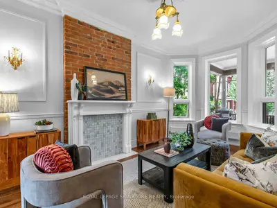 395 Shaw Street, Toronto, On M6j 2x4