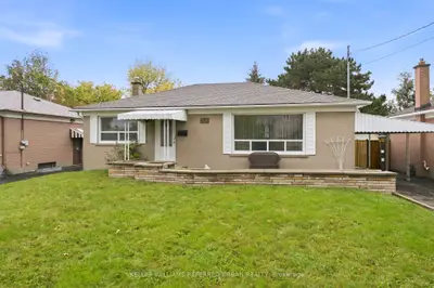 266 Acton Avenue, Toronto, On M3h 4j3