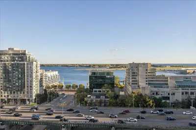 11 Brunel Court 1612, Toronto, On M5v 3y3