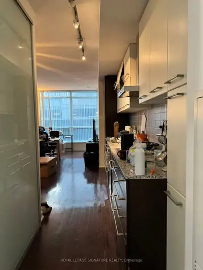 770 Bay Street 410, Toronto, On M5g 1n6