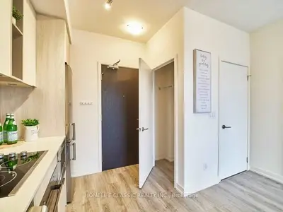 200 Sackville Street 1103, Toronto, On M5a 0b9