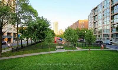 65 Scadding Avenue 501, Toronto, On M5a 4l1