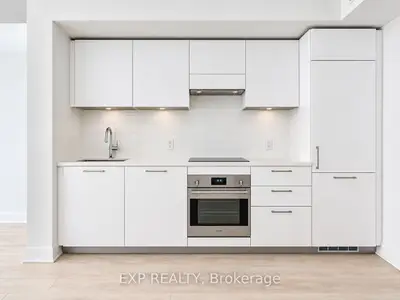 33 Frederick Todd Way 431, Toronto, On M4g 0c9