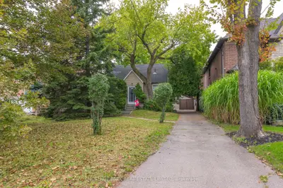 462 Ellerslie Avenue, Toronto, On M2r 1c4