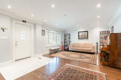 21 Craigmore Crescent, Toronto, On M2n 2y2