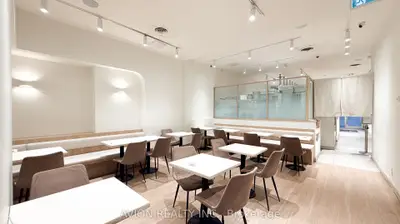 114 Dundas Street W, Toronto, On M5g 1c3