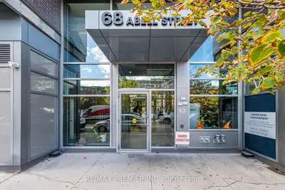 68 Abell Street 808, Toronto, On M6j 0b1