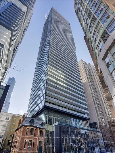 15 Grenville Street 404, Toronto, On M4y 0b9