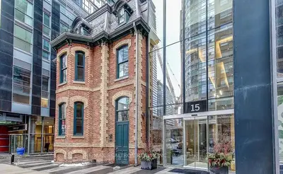 15 Grenville Street 404, Toronto, On M4y 0b9
