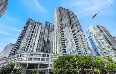 12 Yonge Street 1505, Toronto, On M5e 1z9