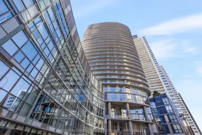 38 Dan Leckie Way 2908, Toronto, On M5v 2v6